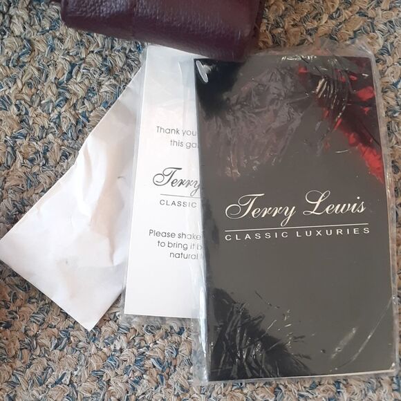 Terry Lewis Classic Luxuries Leather Coat SIZE 2X Women’s NWT Faux Fur Collar - Picture 2 of 9